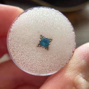 ❌SOLD❌ Anatometal 18k White Gold Zia